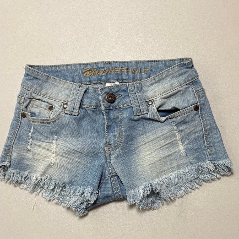 Blue Asphalt Women's Frayed Hem Jean Shorts